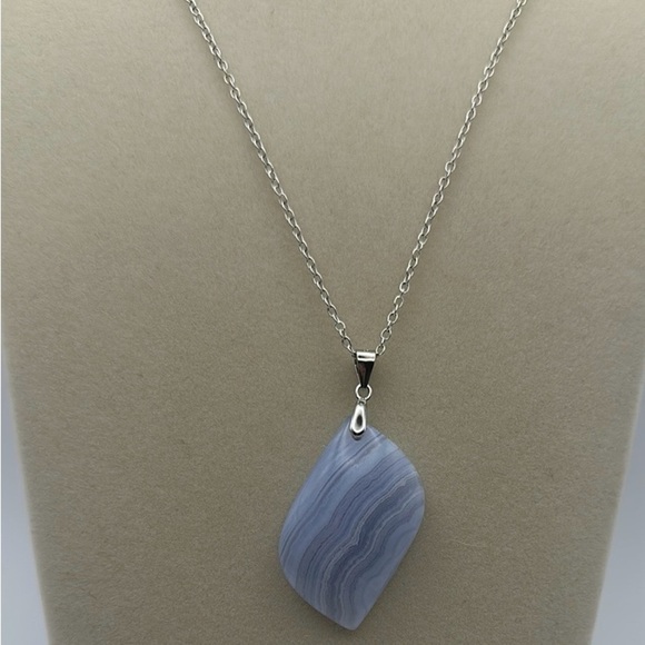 Natural Blue Lace Agate Leaf Shape Pendant w S925 Bail on 18” Silver Box Chain - Picture 6 of 10